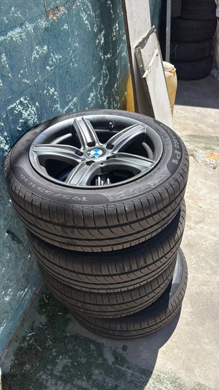 Llantas de BMW y neumáticos Pirelli