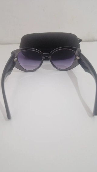 Gafas de sol Miu Miu negras