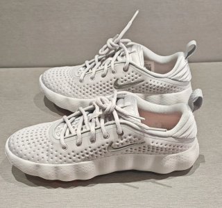 Nike Mind 002