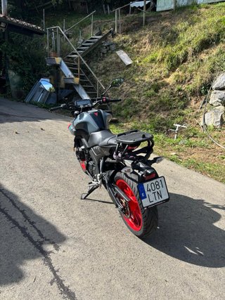 Yamaha MT-125 Naked Negra/Gris/Roja