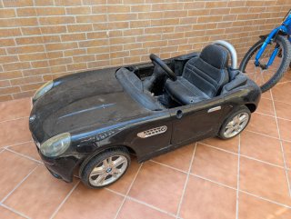 Coche eléctrico infantil BMW