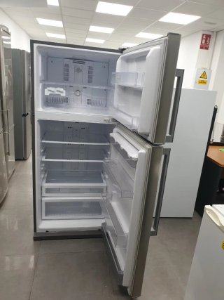 Nevera Daewoo A+ con dispensador 176×77cm