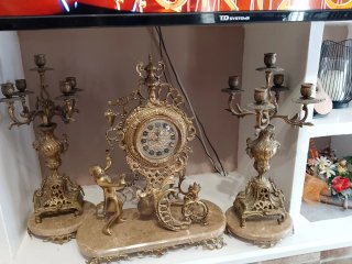 Reloj de Bronce y Candelabros