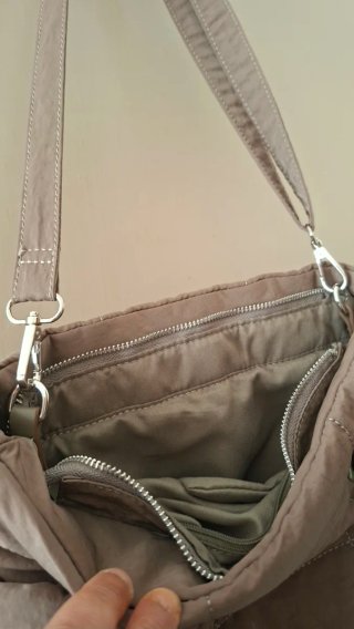 Mala acolchoada c/ bolsos laterais