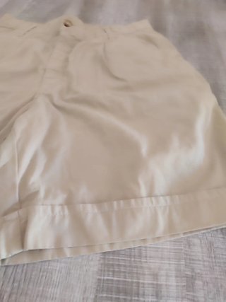 Pack Blusa Blanca y Short Beige Talla S