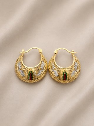 Pendientes de oro con diseño de la Virgen