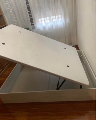 Base de cama y colchón