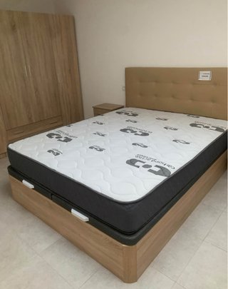 Base de cama y colchón