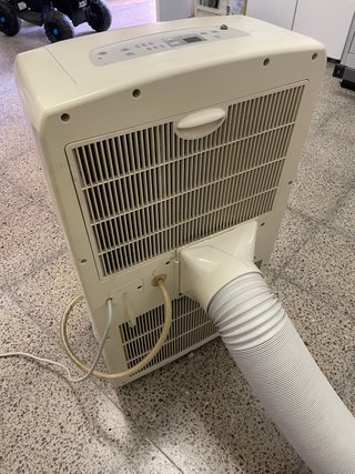 Aire Acondicionado Portátil Daitsu Blanco