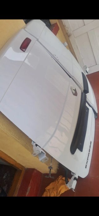 Puerta Trasera Renault Express 2024 Original