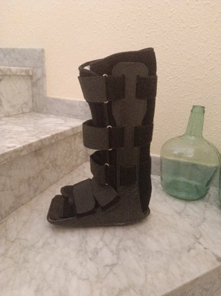 Bota ortopédica ajustable