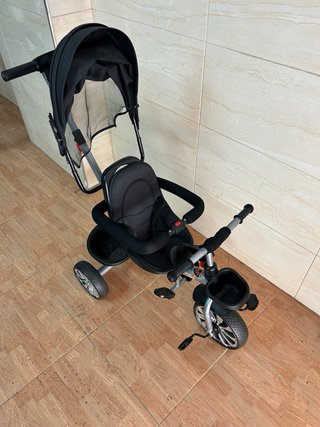Triciclo para bebé negro