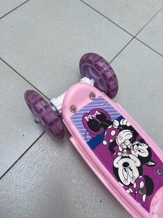 Moto y patinete Minnie Mouse