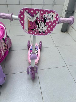 Moto y patinete Minnie Mouse