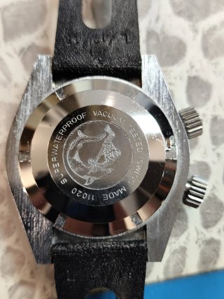 Reloj Diver Jowissa Super-Waterproof Negro y Pla