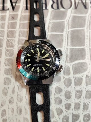Reloj Diver Jowissa Super-Waterproof Negro y Pla