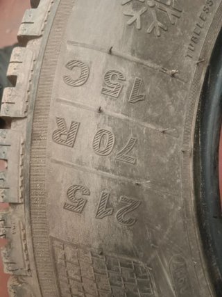 Neumáticos 215/70 R15