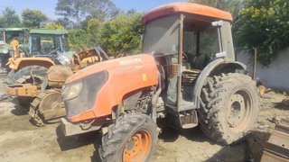 Tractor Kubota M8540