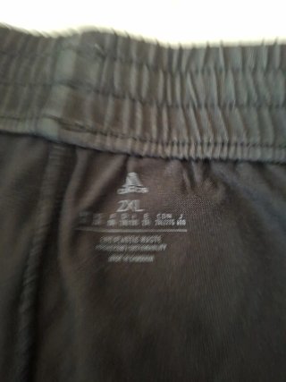 Pantalón corto Adidas negro