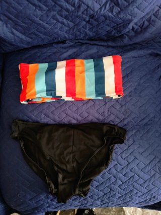 Bikini de rayas y negro