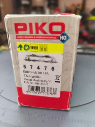 PIKO locomotora  185 Ref. 57476 Kassel Huskies DIG
