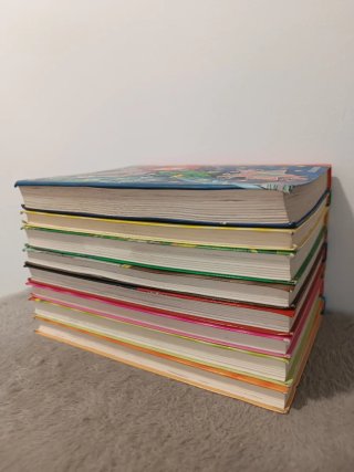 Lote 8 libros colección Kika Superbruja