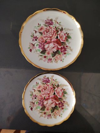Platos de Porcelanas de Covadonga, con filo de oro