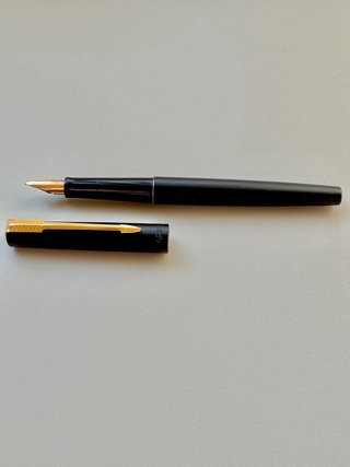 Parker 15 Negro Mate Pluma Fuente