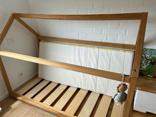 Cama Montessori de madera