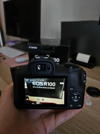 Canon EOS R100 + Objetivo RF-S 18-45mm