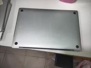 MacBook Pro 2019 CON PANTALLA ROTA
