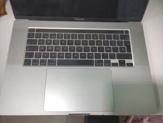 MacBook Pro 2019 CON PANTALLA ROTA