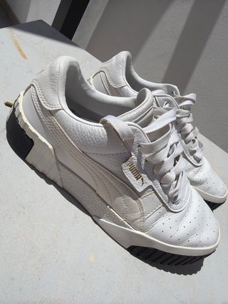 Zapatillas Puma Cali Blancas y Negras de piel