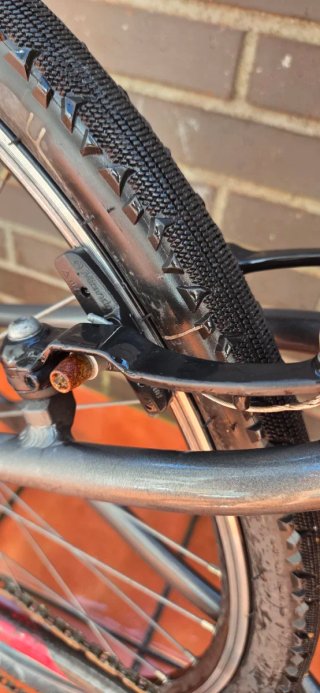 Bicicleta B-TWIN Gris con Cesta