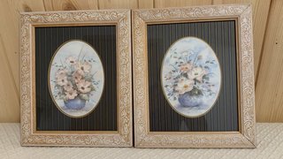 Pareja cuadros florales marco beige