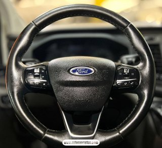 FORD CUSTOM CON 2 AÑOS DE GARANTIA
