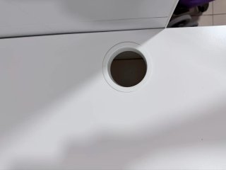 Escritorio Ikea con silla negra