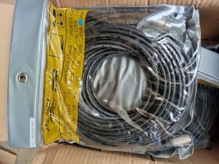 Lote de cables D.F.C. Cable