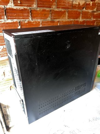 Caja de PC Torre Negra fujitsu