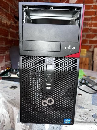 Caja de PC Torre Negra fujitsu