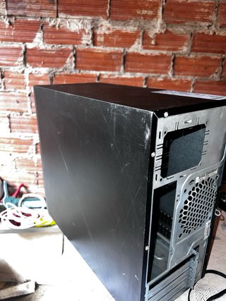 Caja de PC Torre Negra fujitsu
