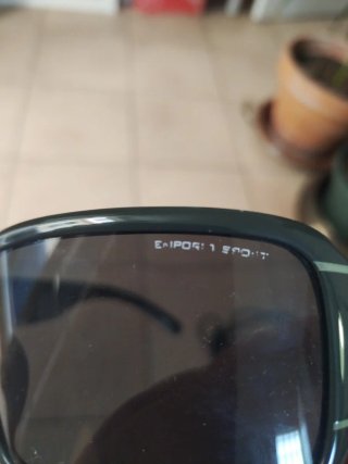 Lote Gafas de Sol Armani y D&G con sus fundas