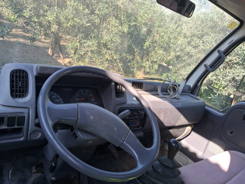 Nissan Cabstar 2000 - foto 1