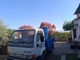 Nissan Cabstar 2000