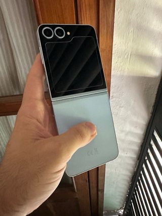 Samsung Galaxy Z Flip 6