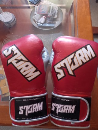 Guantes de boxeo Storm rojos y plateados