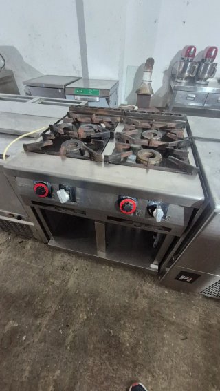 Cocina industrial 4 fuegos