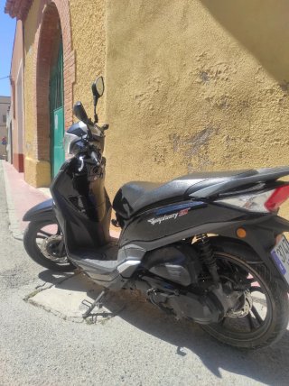 Moto SYM Symphony Negra