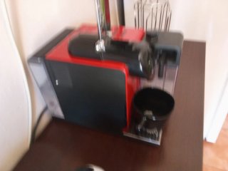 Cafetera Nespresso DeLonghi Roja