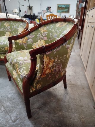 Conjunto Sofá y Sillones Florales BUEN ESTADO